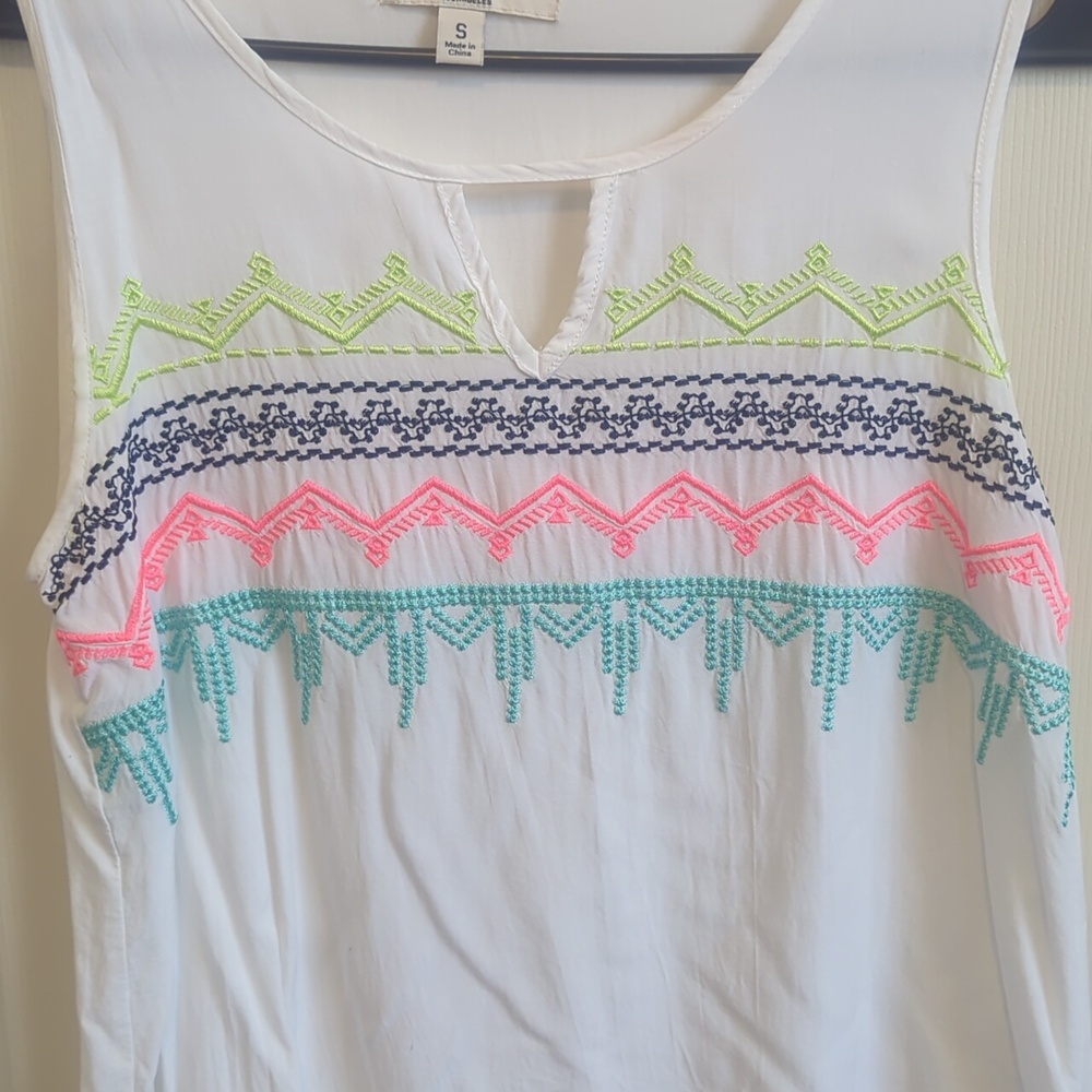 Ya Los Angeles White Boho Tank Top with Colorful Embroidery - Picture 4 of 4